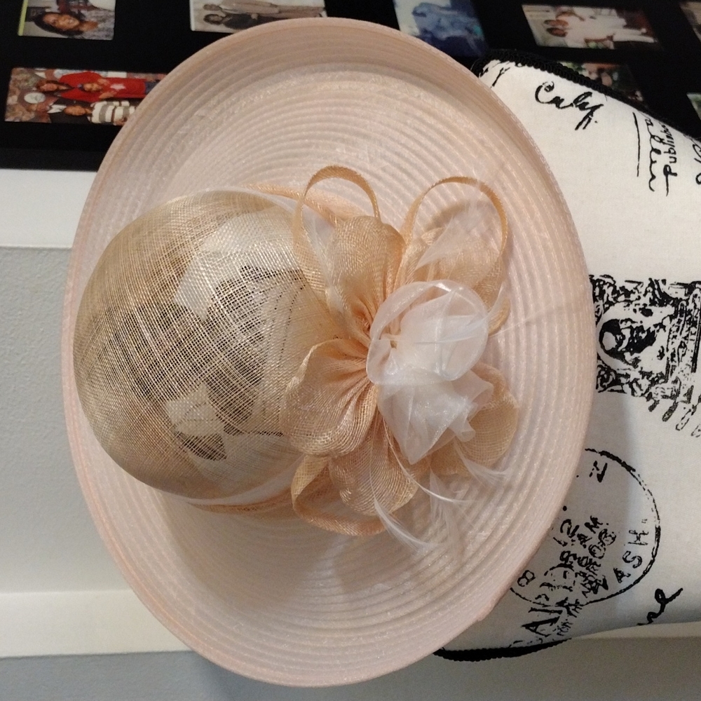 Peach and orange straw hat